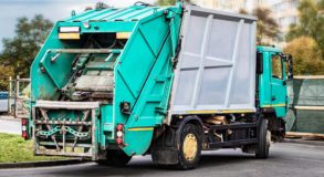 Чистота по-уральски: как будут вывозить мусор в майские праздники